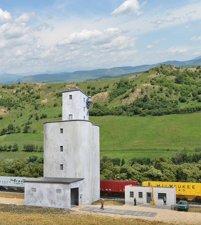Walthers Cornerstone 3860 N Scale Prairie Co-Op Elevator - Kit