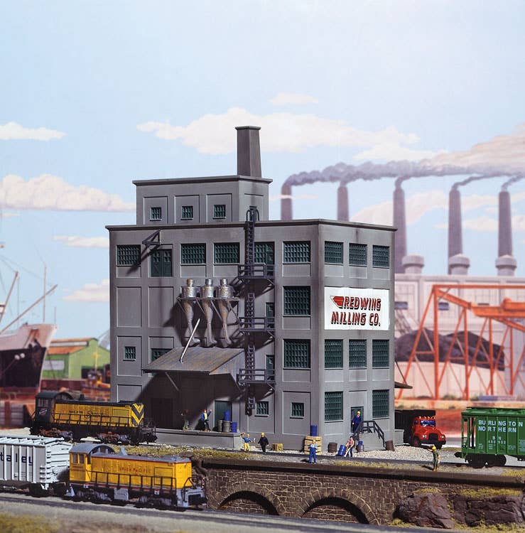 Walthers Cornerstone 3212 N Scale Red Wing Milling Co. - Kit - 6-5/8 x 4-7/8" 16.5 x 12cm