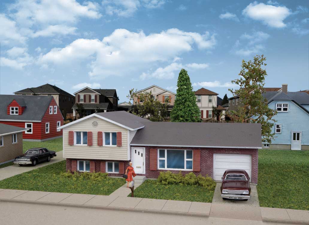 Walthers Cornerstone 3840 N Scale Split-Level House - Kit - 4 x 2-1/4 x 1-1/2" 10.2 x 5.7 x 3.8cm