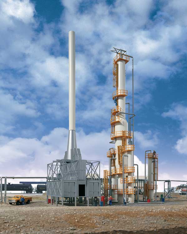 Walthers Cornerstone 3705 HO Scale United Petroleum Refining - Kit - 13-1/2 x 8-1/4 x 15" 34.3 x 21 x 38.1cm