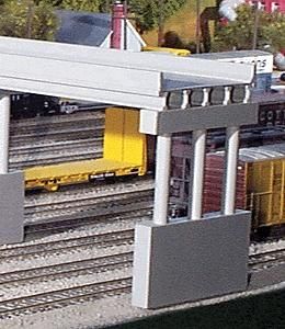 Rix Products 162 N Scale Modern 50' Highway Overpass with Pier