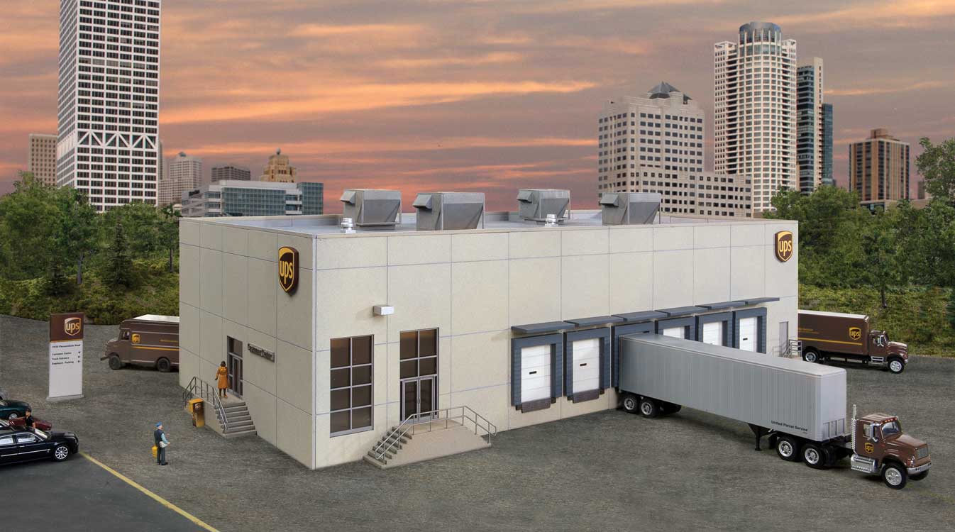 Walthers Cornerstone 4110 HO Scale UPS(R) Hub with Customer Center - Kit - 17-13/16 x 9-1/4 x 5-1/4" 45.2 x 23.4 x 13.3cm